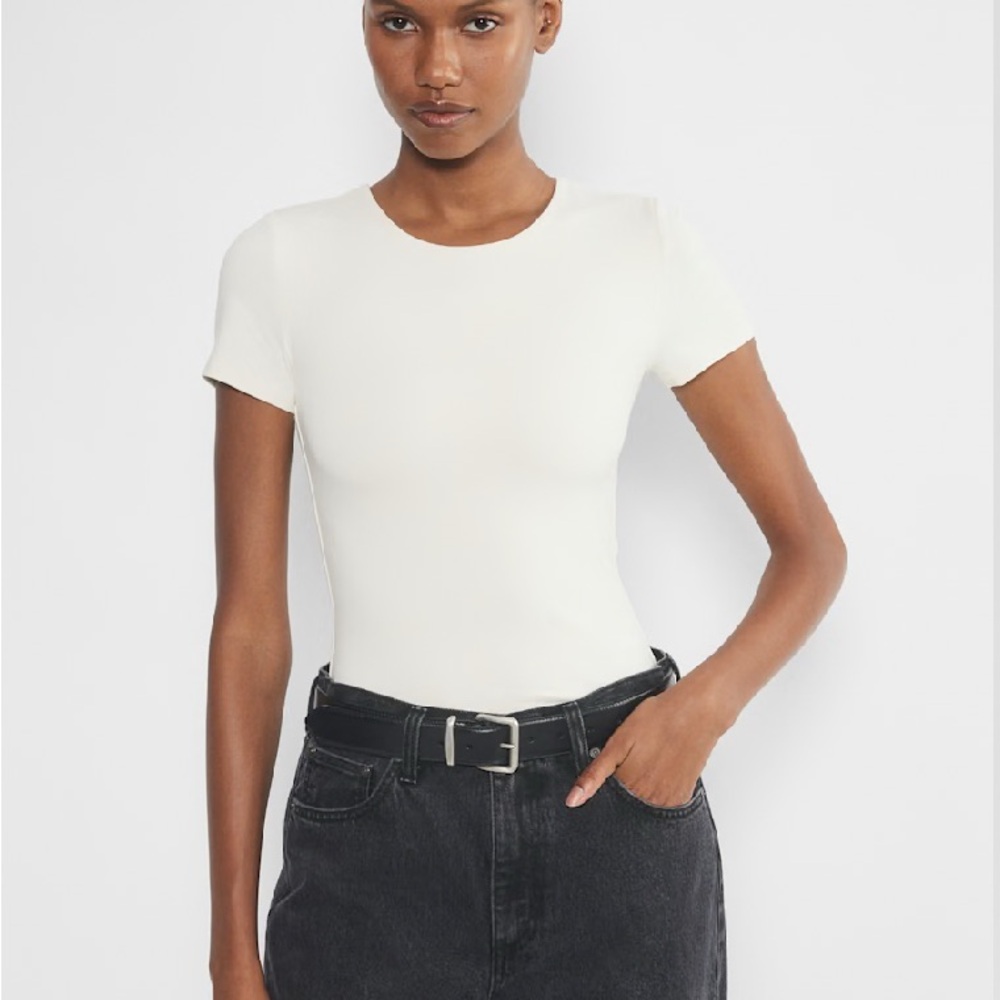 Aritzia Buttery Soft Contour Crew Hip Short Sleeve